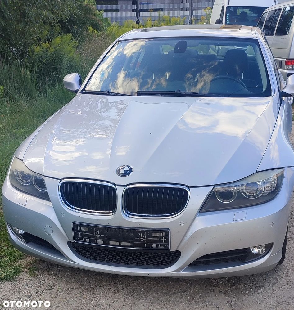 BMW Seria 3 318i - 4