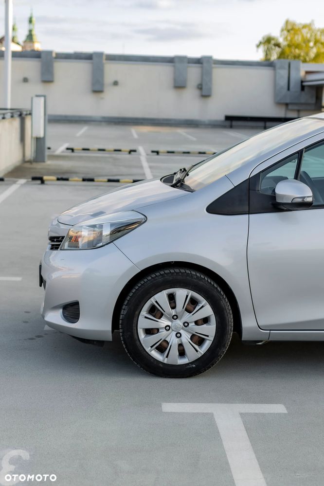 Toyota Yaris 1.0 Luna - 11