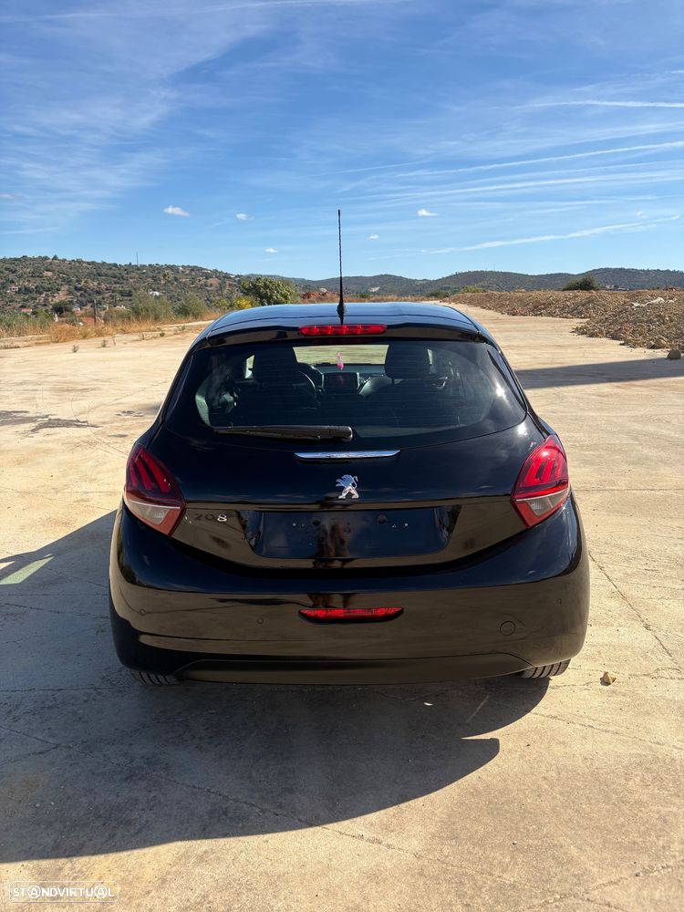 Peugeot 208 1.2 PureTech Signature - 11