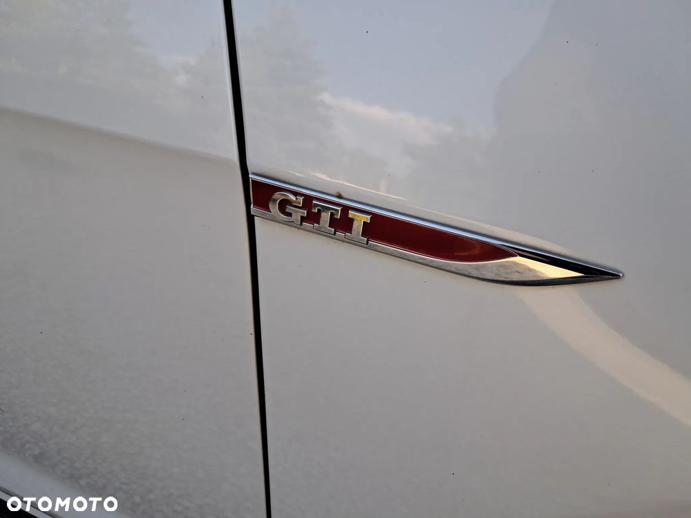 Volkswagen Golf - 5