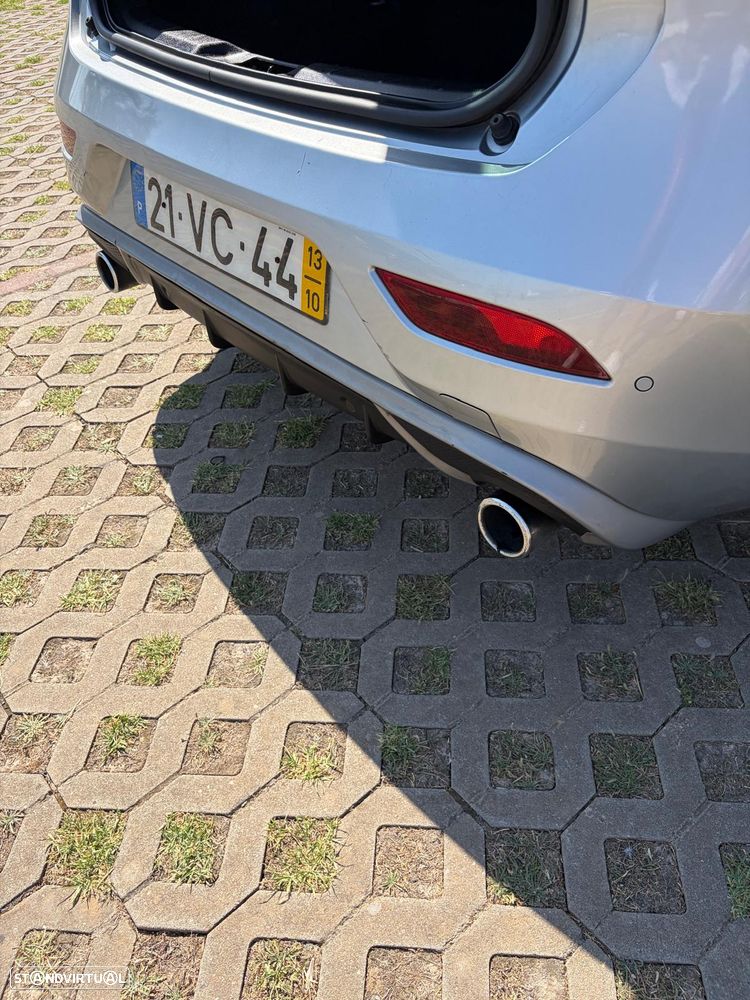 Volvo V40 D2 R Design - 8
