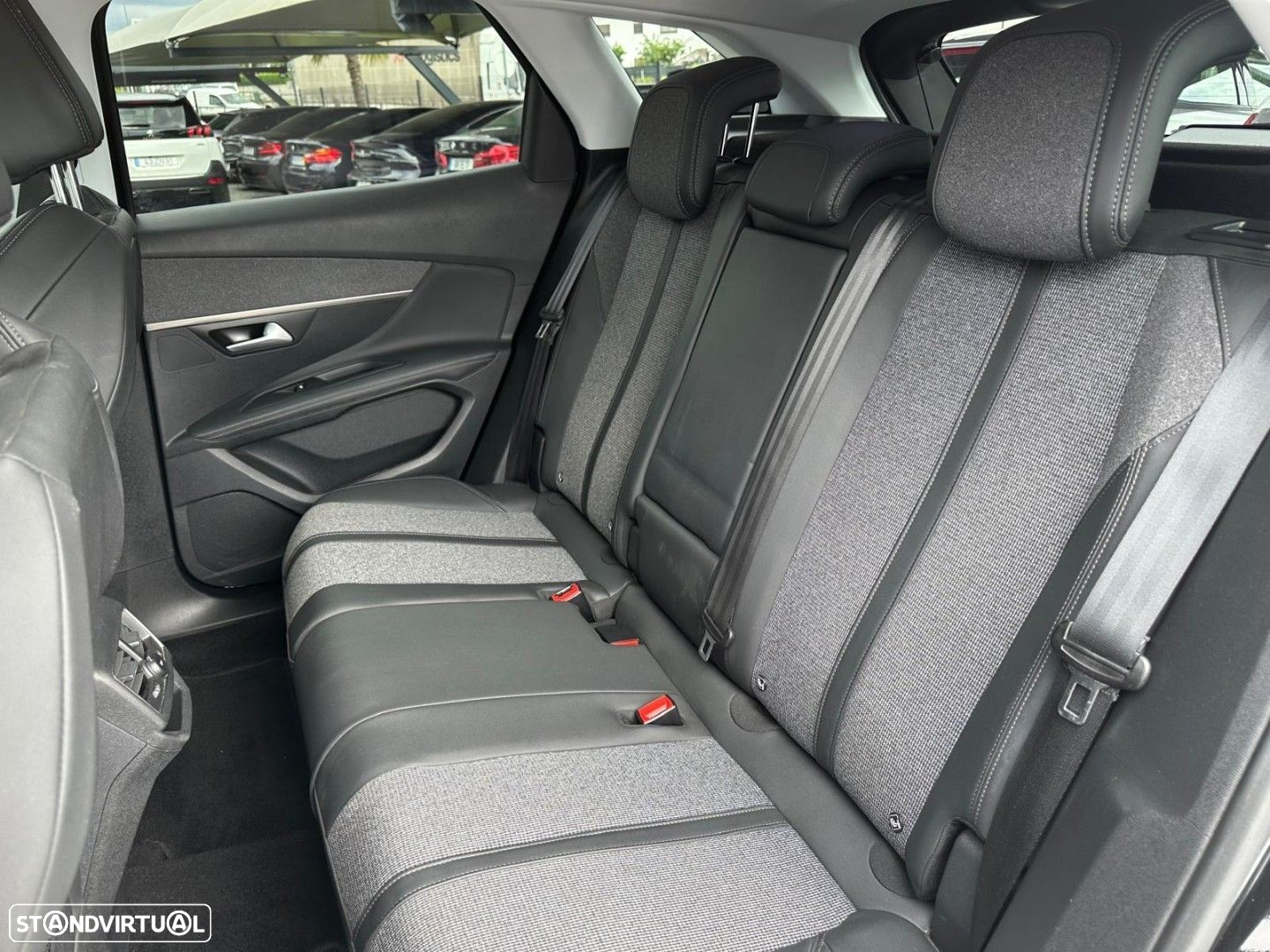 Peugeot 3008 1.5 BlueHDi Allure - 26