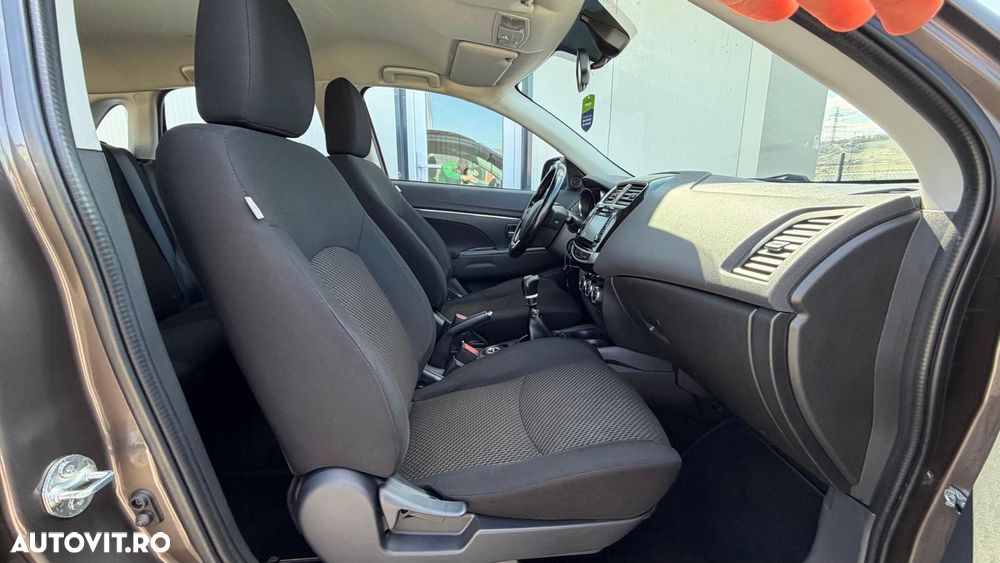 Mitsubishi ASX - 12