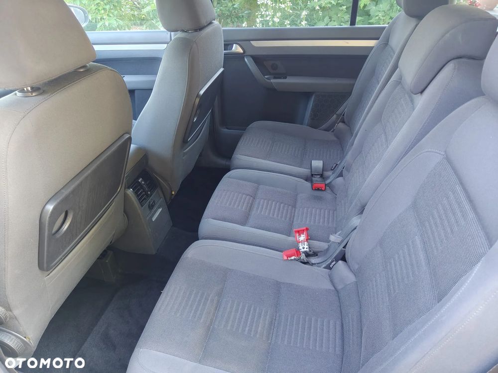Volkswagen Touran 2.0 TDI DPF Highline DSG - 27