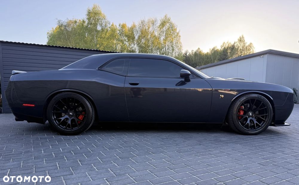 Dodge Challenger - 7