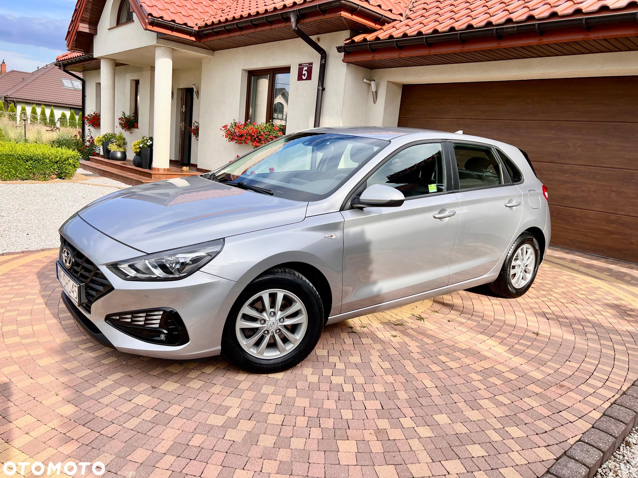 Hyundai i30 1.5 DPI Classic + - 16
