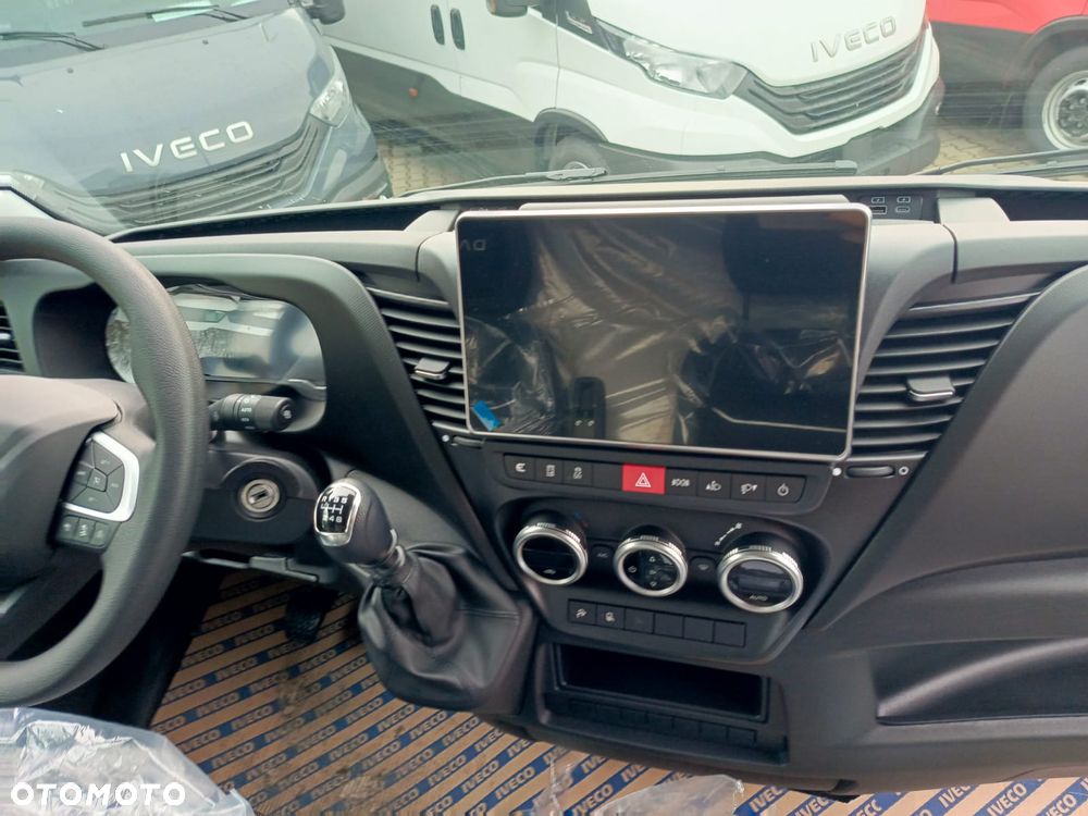 Iveco Daily 35S18HV 12M3 dostępny od ręKi - 9