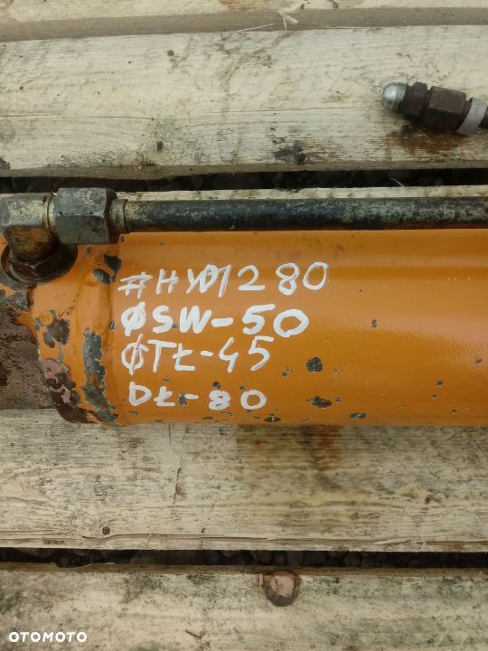 Siłownik Case 821C Nowy typ 78 50 45 - 2