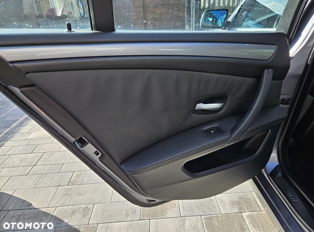 BMW Seria 5 - 22