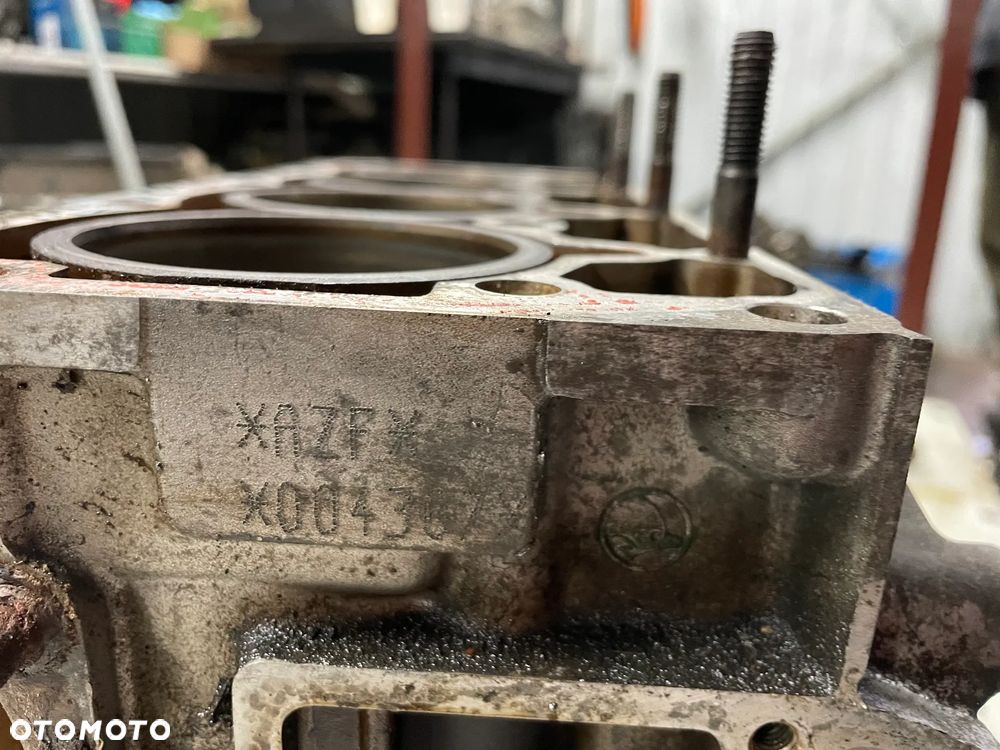 Blok silnika Skoda Fabia I 1.4 MPI AZF - 8