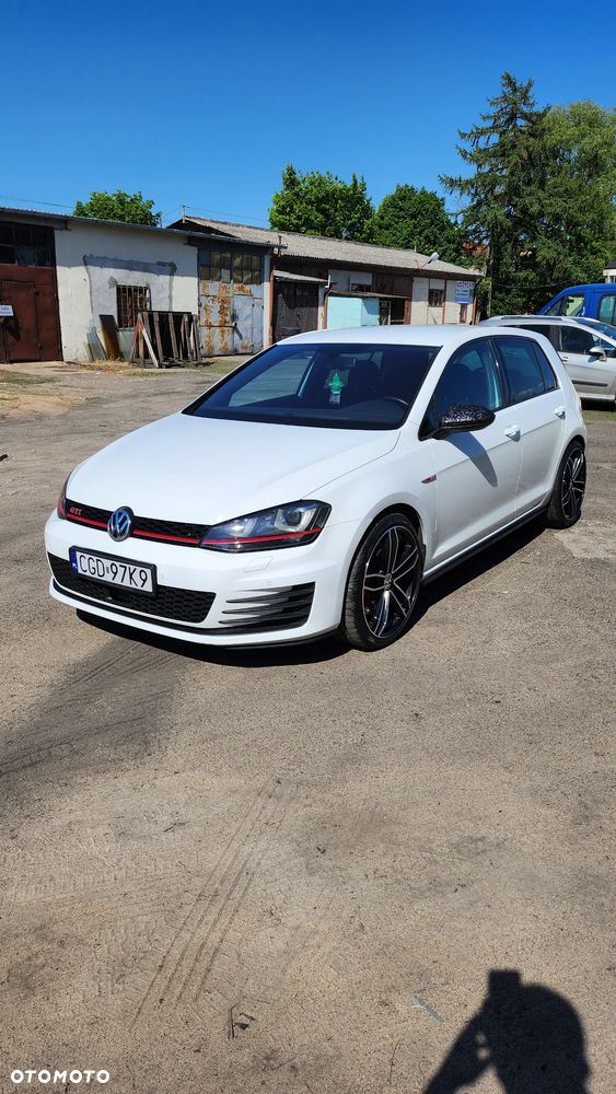 Volkswagen Golf - 4