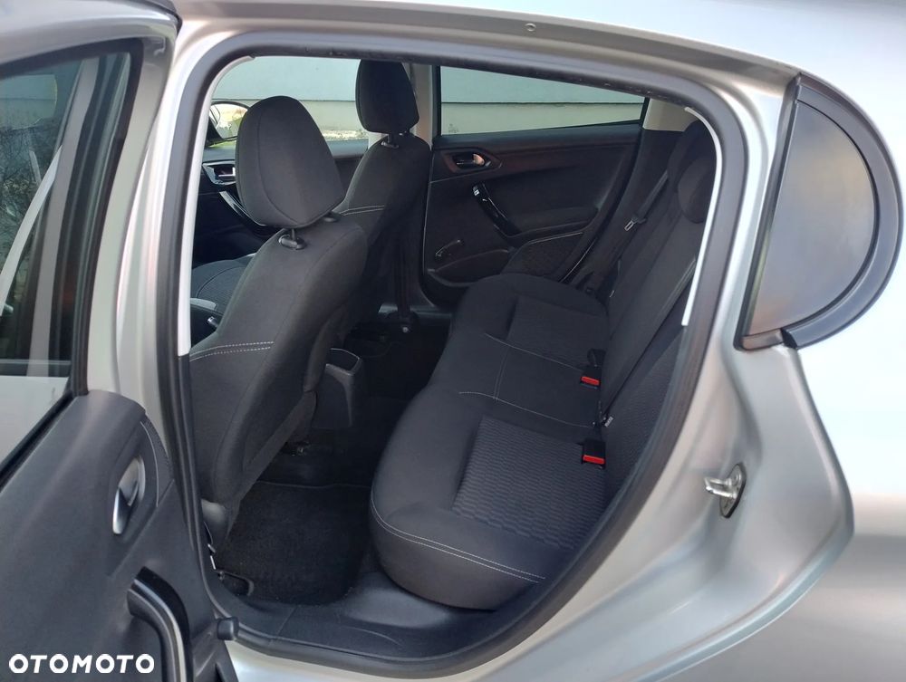 Peugeot 208 1.2 PureTech Allure - 13
