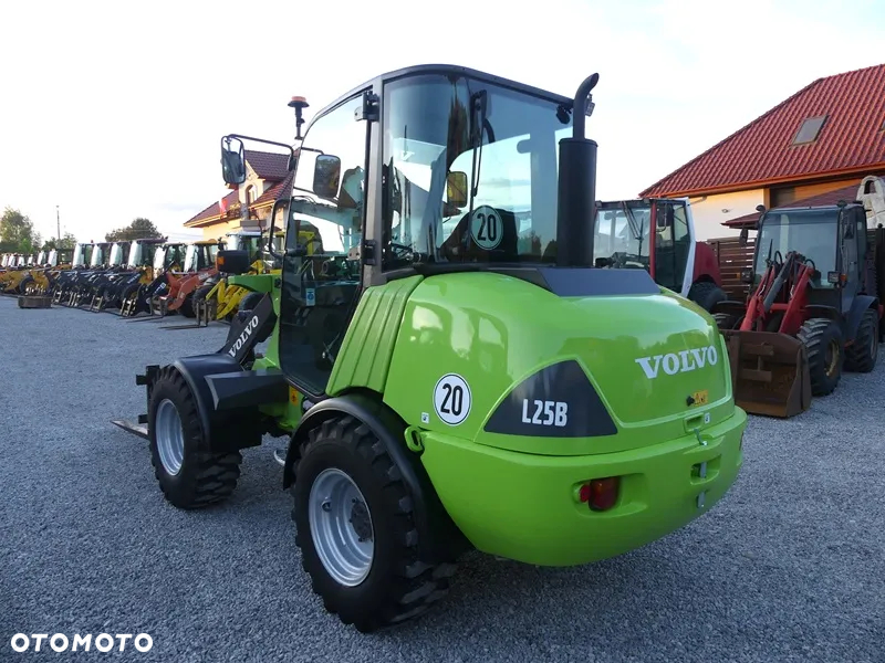 Volvo L25B Z Niemiec / Stan bardzo dobry / - 2