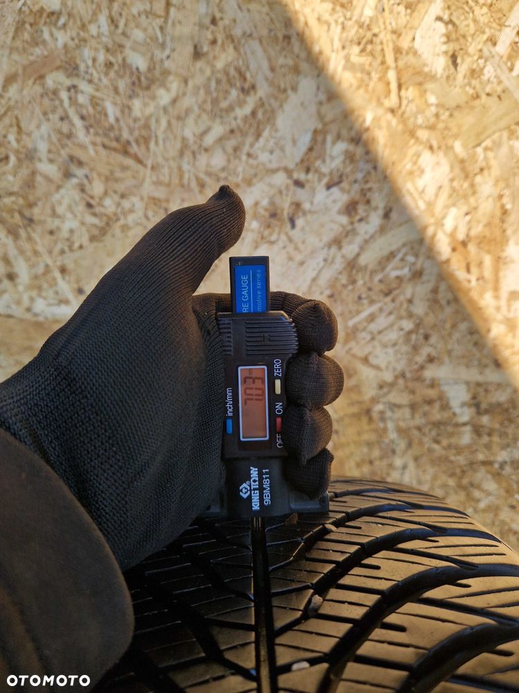 Opony całoroczne 225/40/18 92W Yokohama BluEarth 4S AW21 - 3