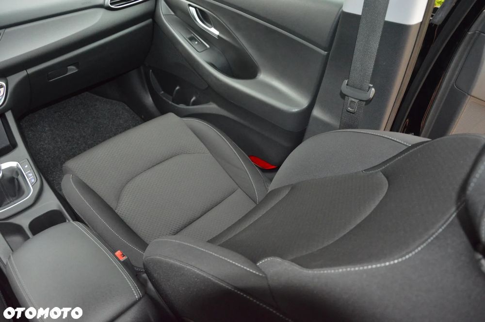 Hyundai i30 1.4 T-GDI Intro Edition - 16