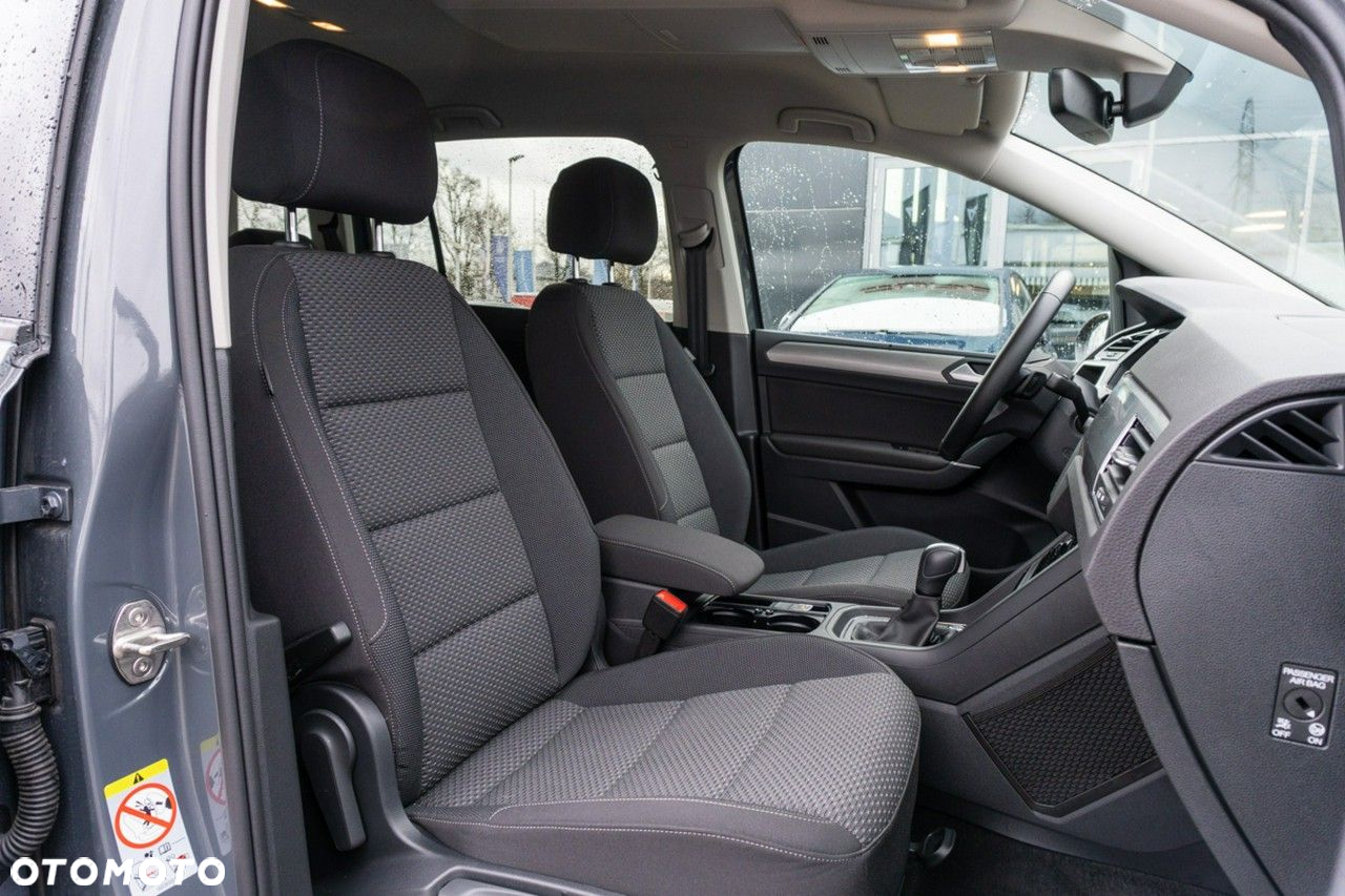 Volkswagen Touran - 14