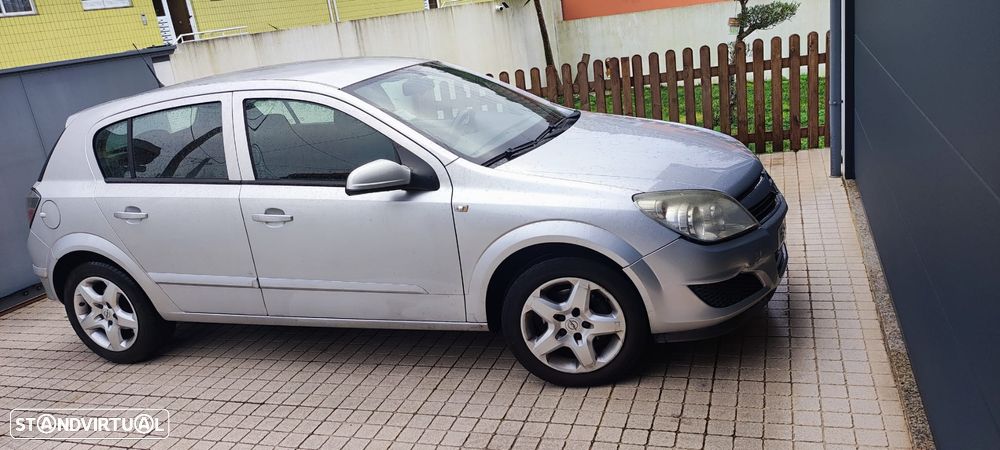 Opel Astra 1.3 CDTI Enjoy EcoFLEX - 2
