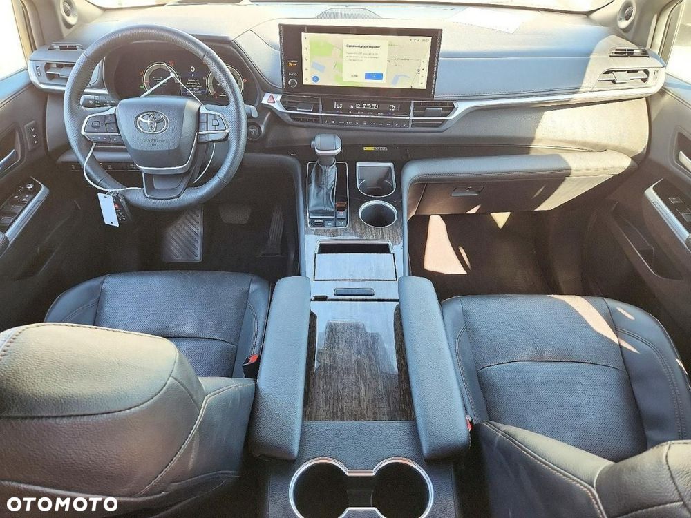 Toyota Sienna - 8