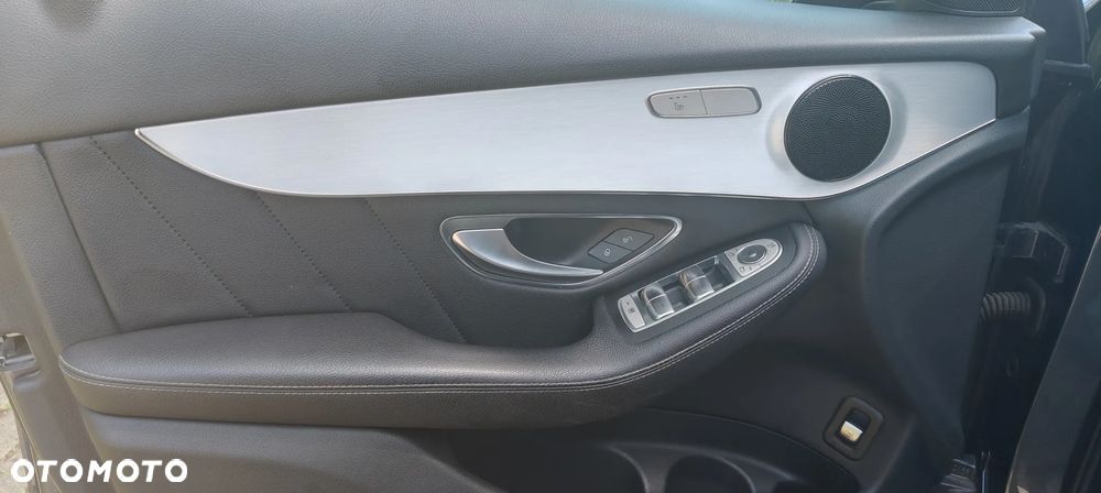 Mercedes-Benz GLC 250 d 4Matic 9G-TRONIC AMG Line - 13