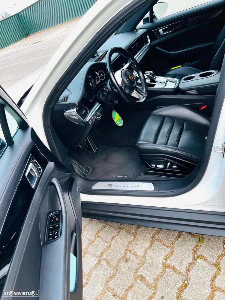 Porsche Panamera 4 E-Hybrid 10 Years Edition - 25