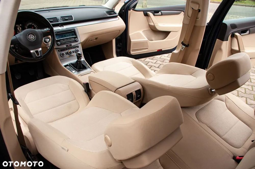 Volkswagen Passat 2.0 TDI Comfortline - 21