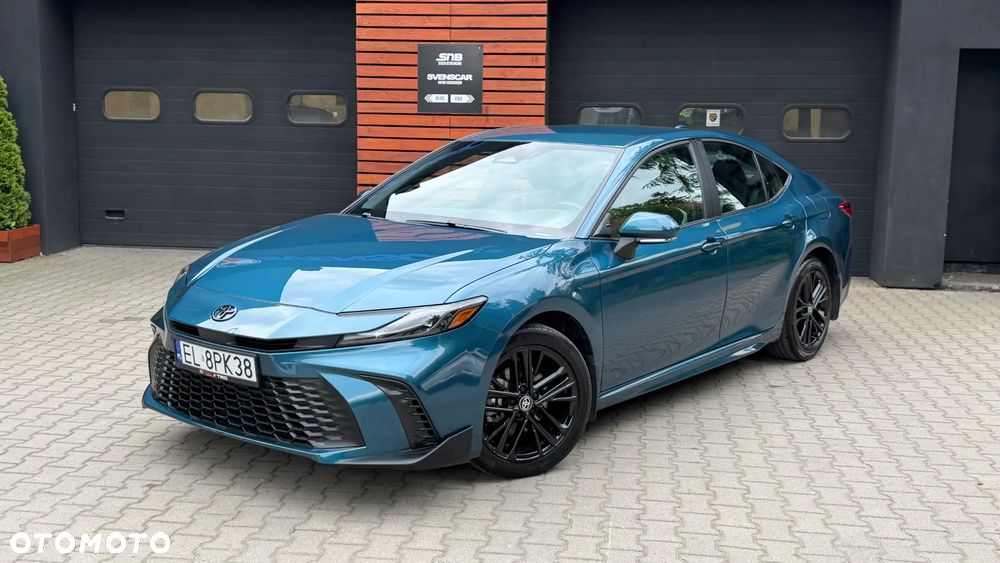 Toyota Camry - 1