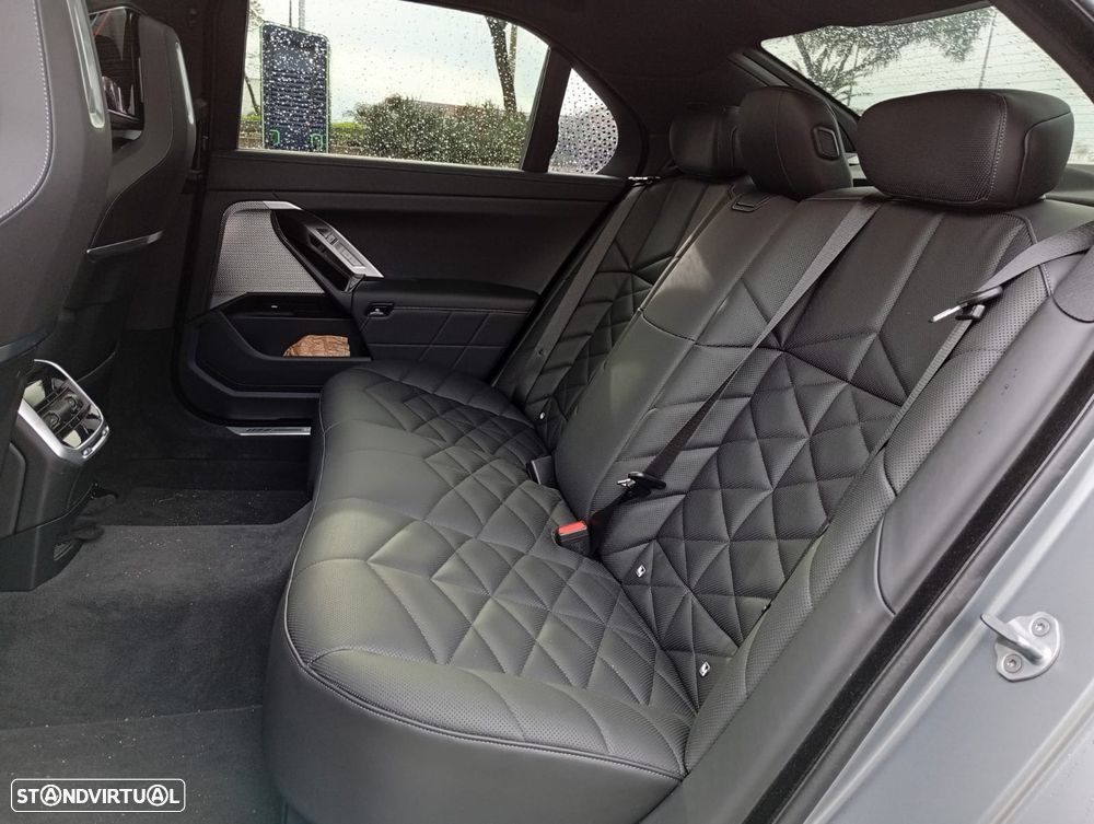 BMW 740 d xDrive Pack Desportivo M - 7