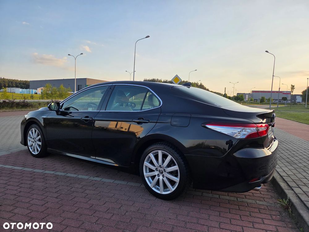 Toyota Camry 2.5 Hybrid Executive CVT - 6