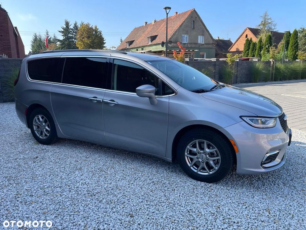 Chrysler Pacifica - 4