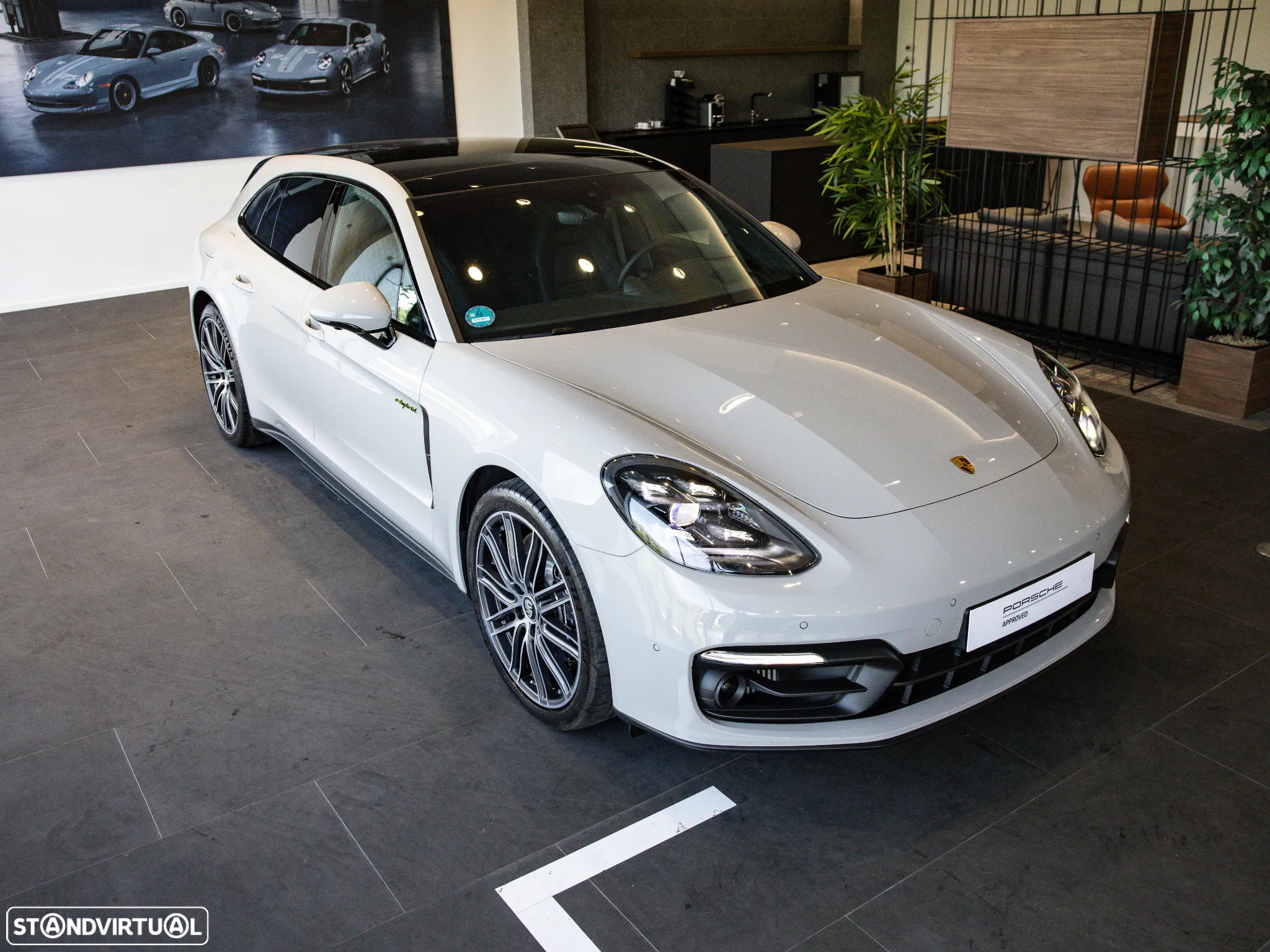 Porsche Panamera Sport Turismo 4S E-Hybrid - 11