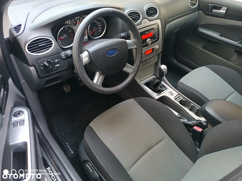 Ford Focus 1.8 Titanium - 17
