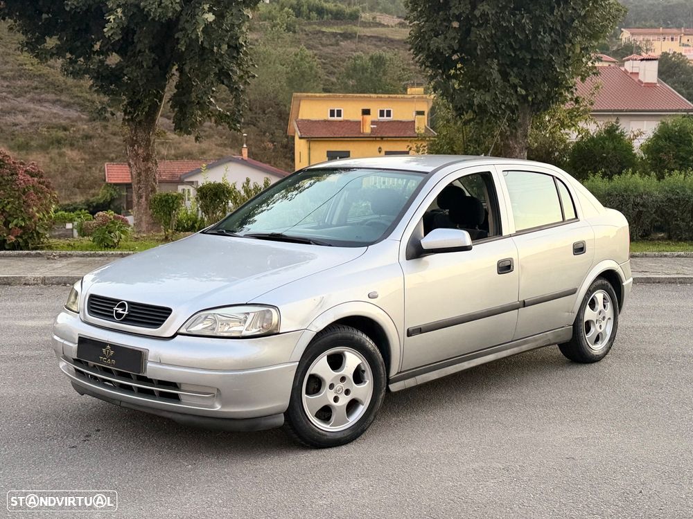 Opel Astra 1.2 Club - 3