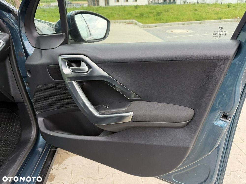 Peugeot 2008 PureTech 110 Stop&Start EAT6 Allure - 32