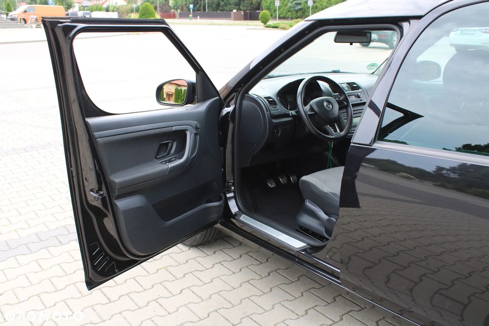 Skoda Roomster 1.6 TDI DPF Noire - 19