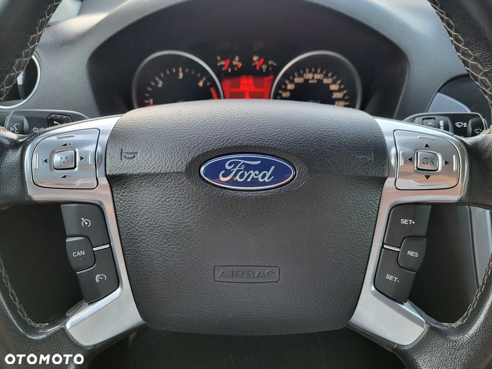 Ford Mondeo - 25