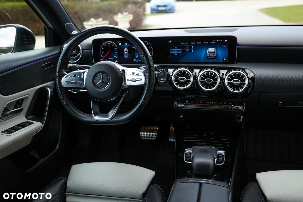 Mercedes-Benz Klasa A 250 AMG Line 7G-DCT - 18