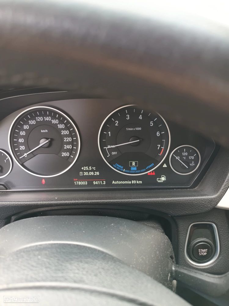 BMW 330 e iPerformance - 24