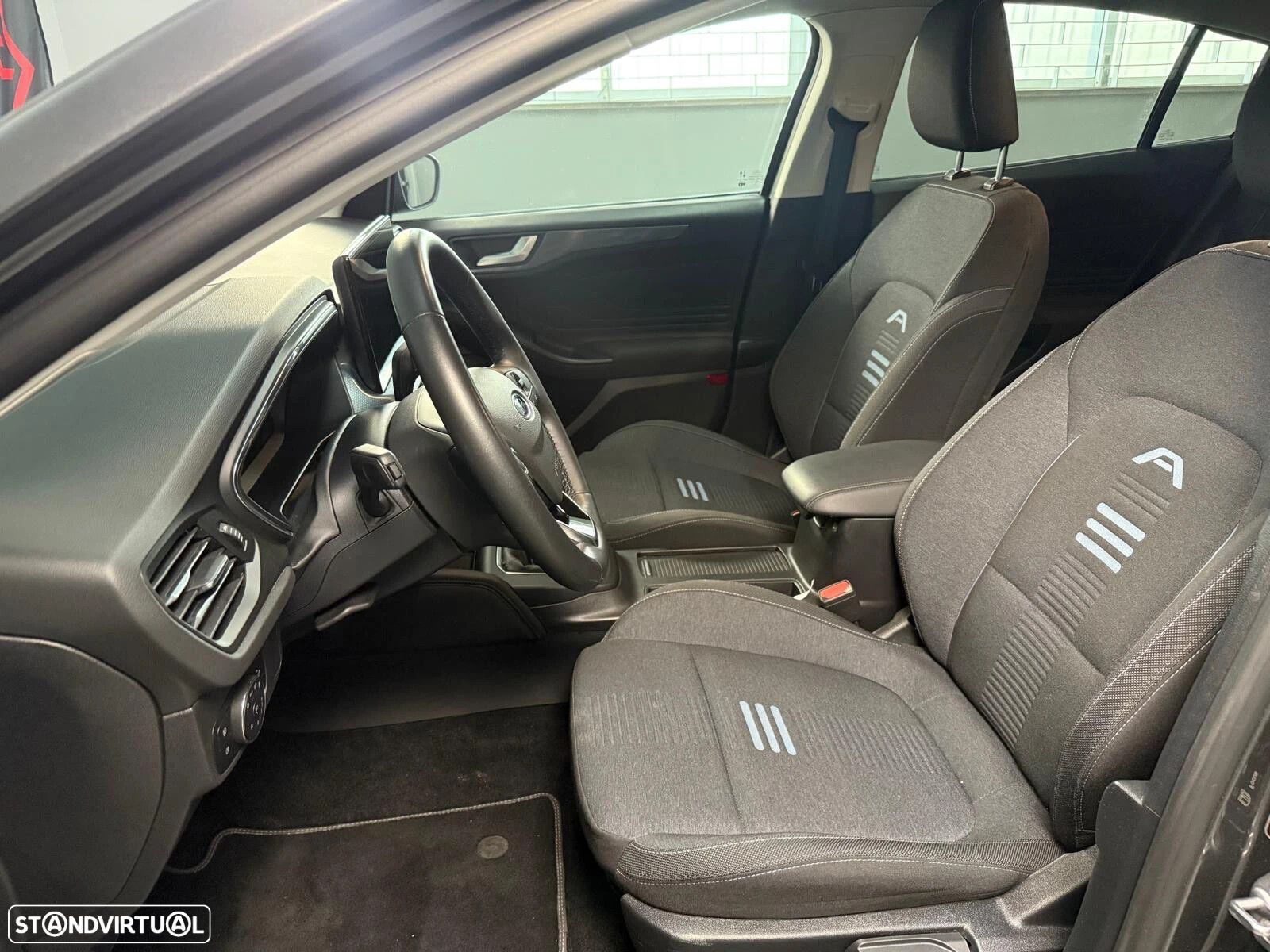 Ford Focus 1.0 EcoBoost Hybrid ST-LINE - 14