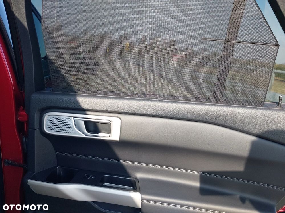 Ford Explorer - 16