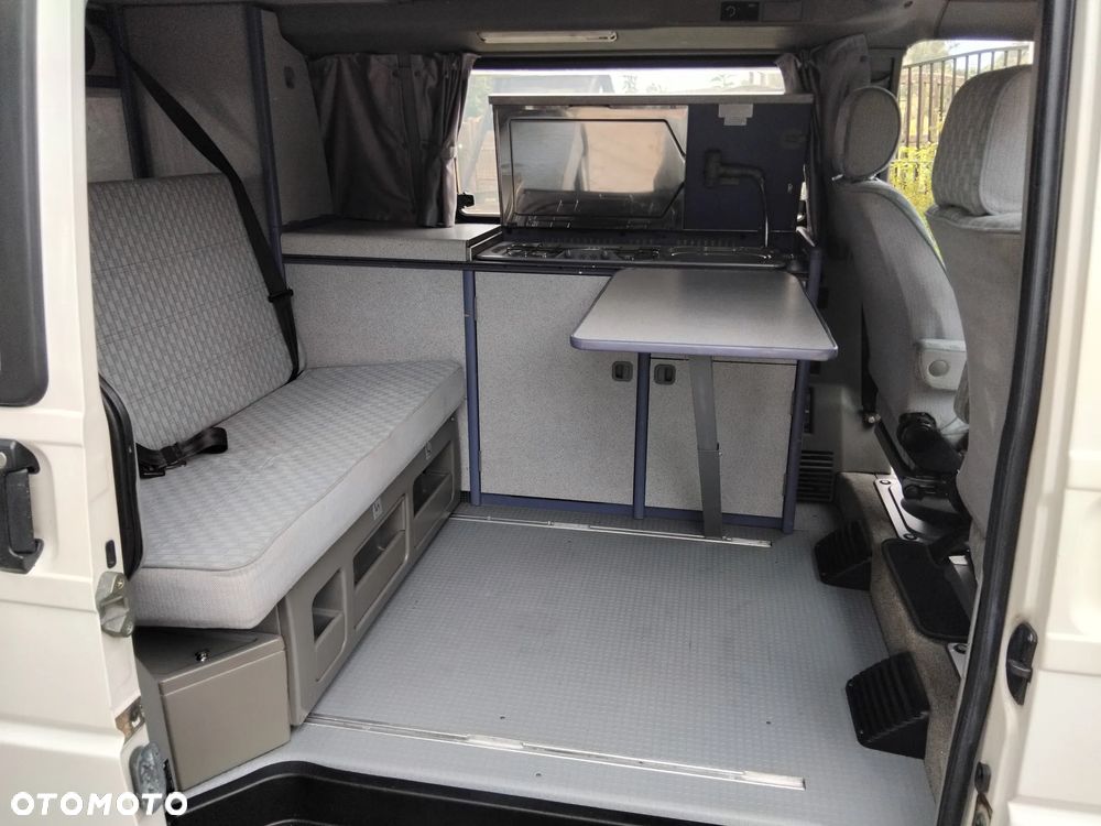 Volkswagen California - 12