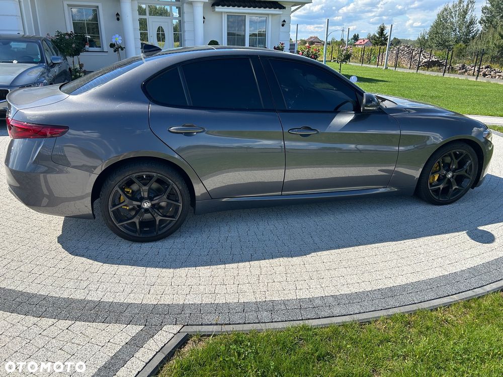 Alfa Romeo Giulia - 10