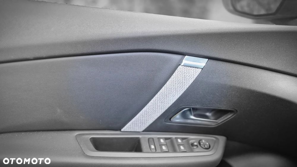 Citroën C4 1.2 PureTech Shine S&S - 13