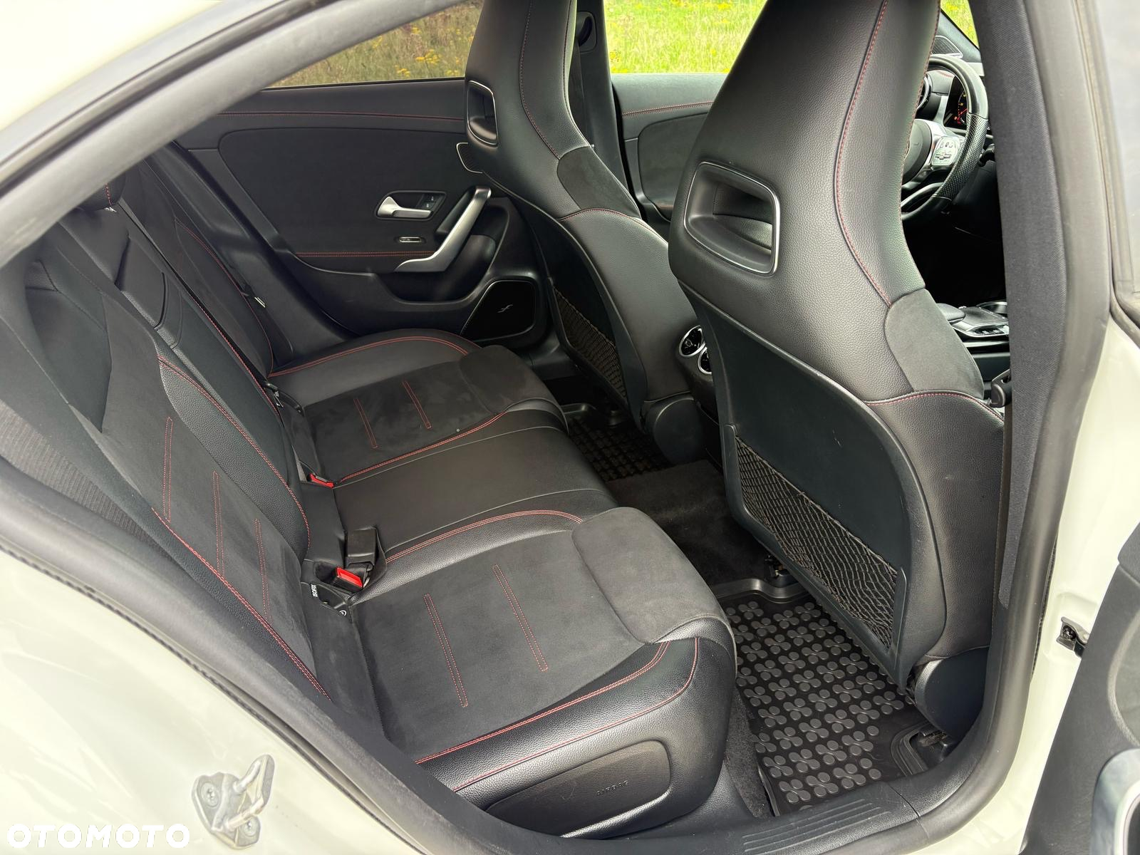 Mercedes-Benz CLA 250 4-Matic AMG Line 7G-DCT - 16