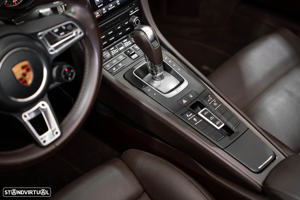 Porsche 911 (991) Turbo S Cabriolet - 38