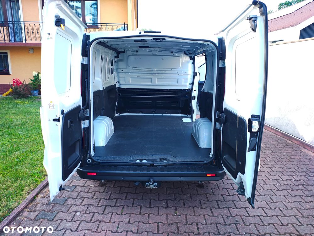 Renault Trafic - 16