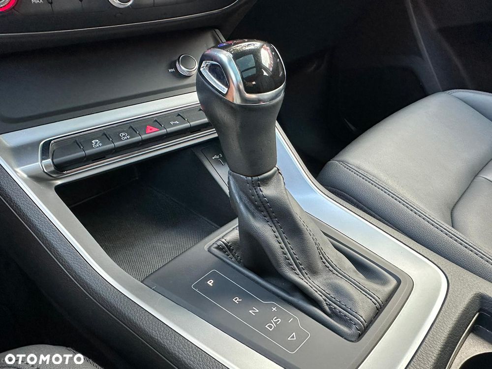 Audi Q3 2.0 TDI S tronic design - 17