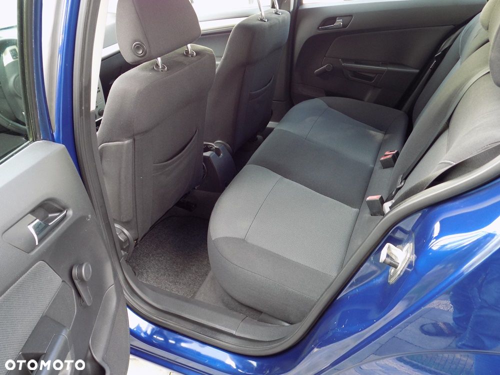 Opel Astra 1.6 Catch me - 24