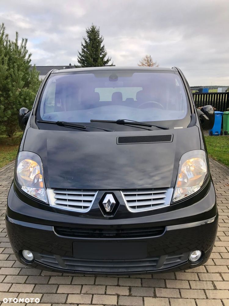 Renault Trafic Grand Passenger Black Edition - 1