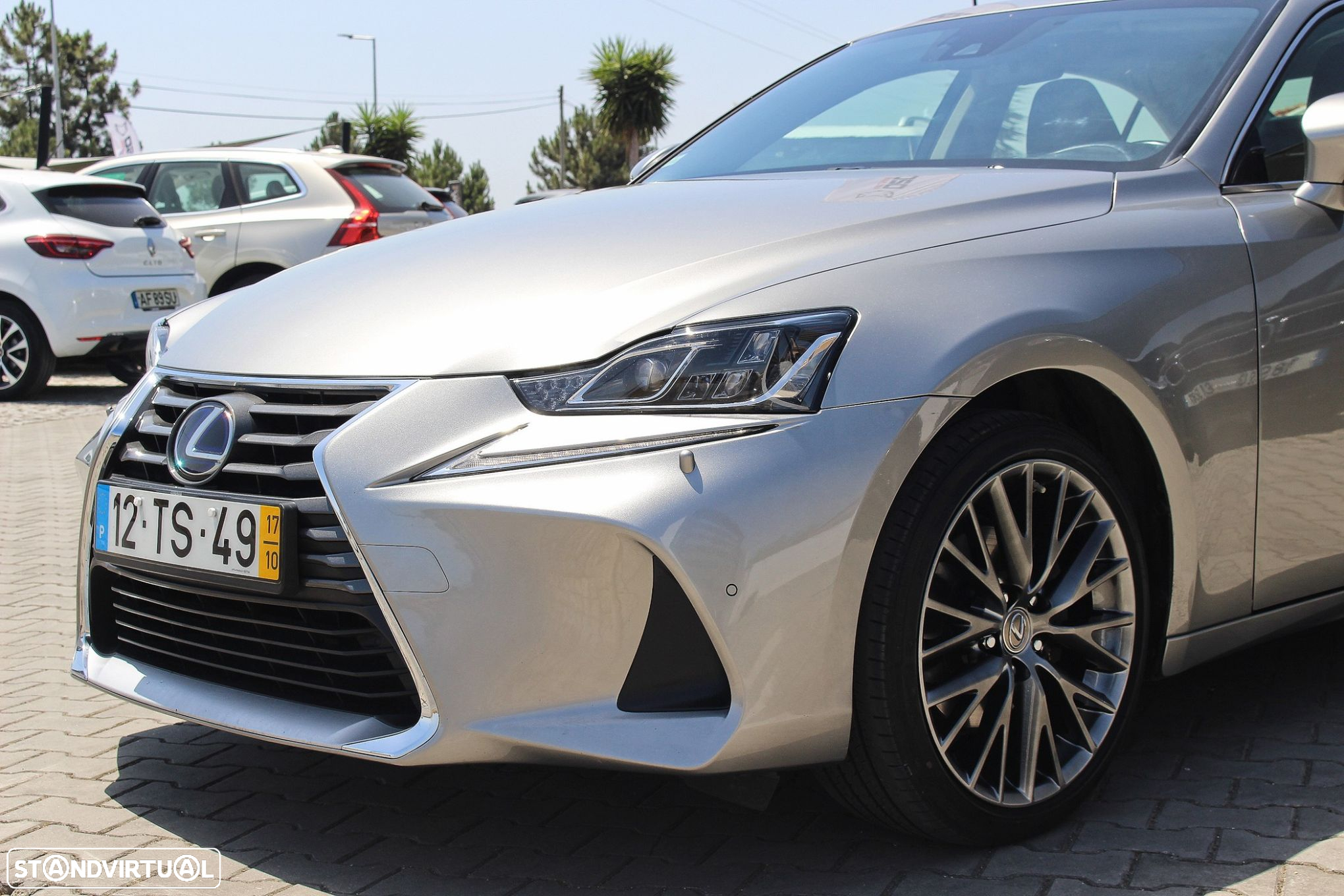 Lexus IS 300H Luxury - 13