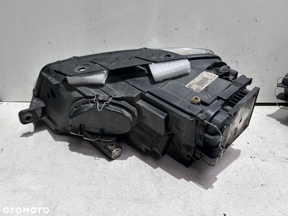 Reflektory Volkswagen Passat B6 Xenon 3C0941751D - 3